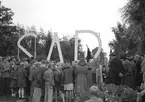 Statsrådet Nilsson talar i Stenebergsparken på Brynäs. Augusti 1948. Reportage för Arbetarbladet.