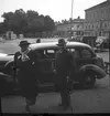 Reportage för Gefle Dagblad. Stadsfullmäktigeval 1938. Vid Rådhuset