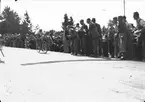 År 1938. Cykeltävlingen Gestrikland Runt. Reportage för Gefle Dagblad