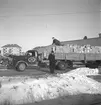 Flora Tekniska fabrik AB, Upplandsgatan 15 i Gävle. Direktör Fogelberg. Lastbil med tvättmedel. År 1949. Reportage för Norrlands-Posten.