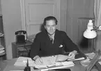 Direktör Malmgren, länsbostadsnämnden. 7 februari 1949. Reportage för Arbetarbladet.