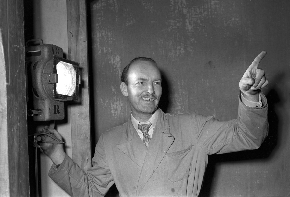 "Köpmannen i Venedig", teaterturne med bl.a Gaby Stenberg, 15 november 1949.