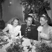Brudpar Nilsson-Thollén bröllopsmiddag tagen i Furuvik, juni 1947.
