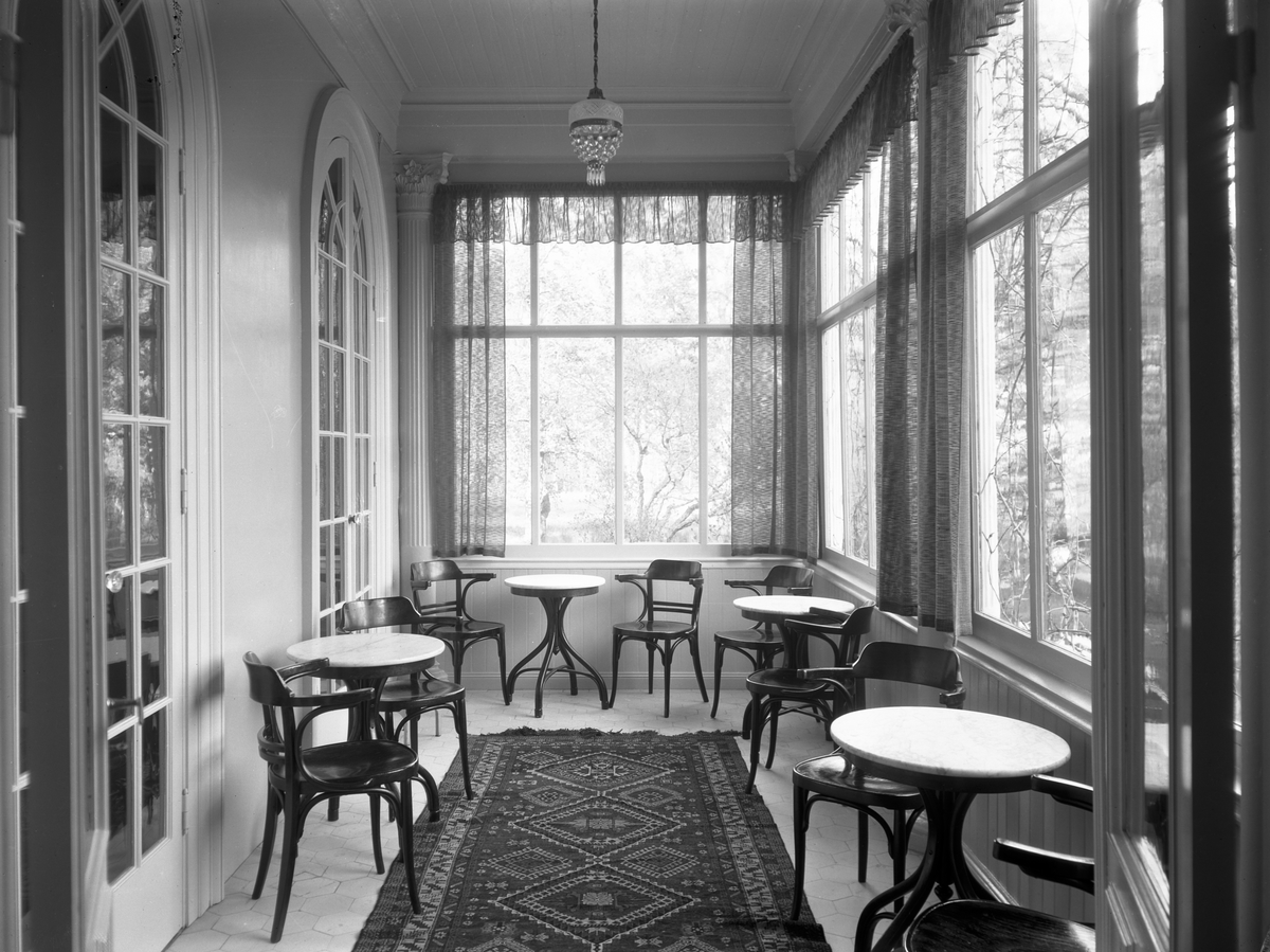 Engeltofta, Hotelldirektör Oscar Zedréns sommarrestaurang med gästrum som han köpte 1933