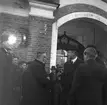 Kronprinsparet Gustav Adolf och Louise på besök i Gävle 1935. Bilden är tagen vid Gefle Manufaktur i Strömsbro.