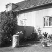 En soptunna med sopsäck från Korsnäs AB. Den 8 juni 1961