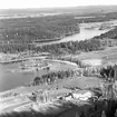 Vy över jordbruksfastighet. Skogsvårdsstyrelsen. År 1955