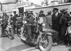 Motorcykeltävling. Vid Centralträdgården (Grand Central Hotell)