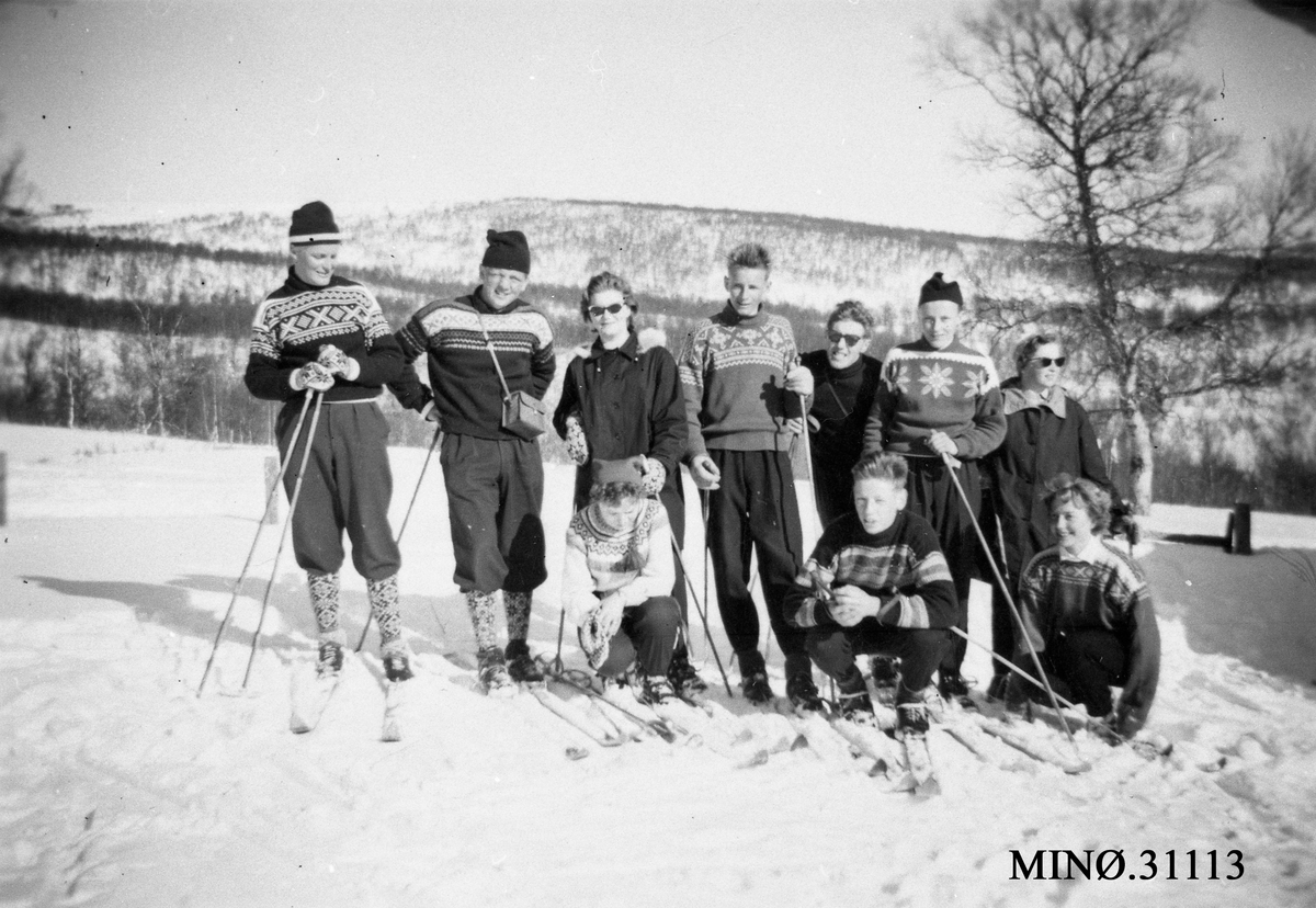 Fra ungdomslagets skiutflukt til Åsan i begynnelsen av 60-tallet