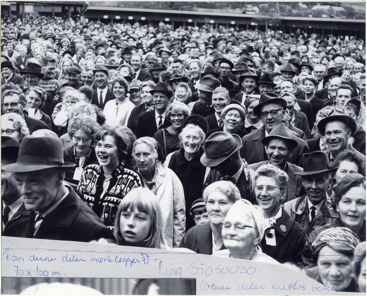 Frå opninga av jubileumsutstillinga i 1956.