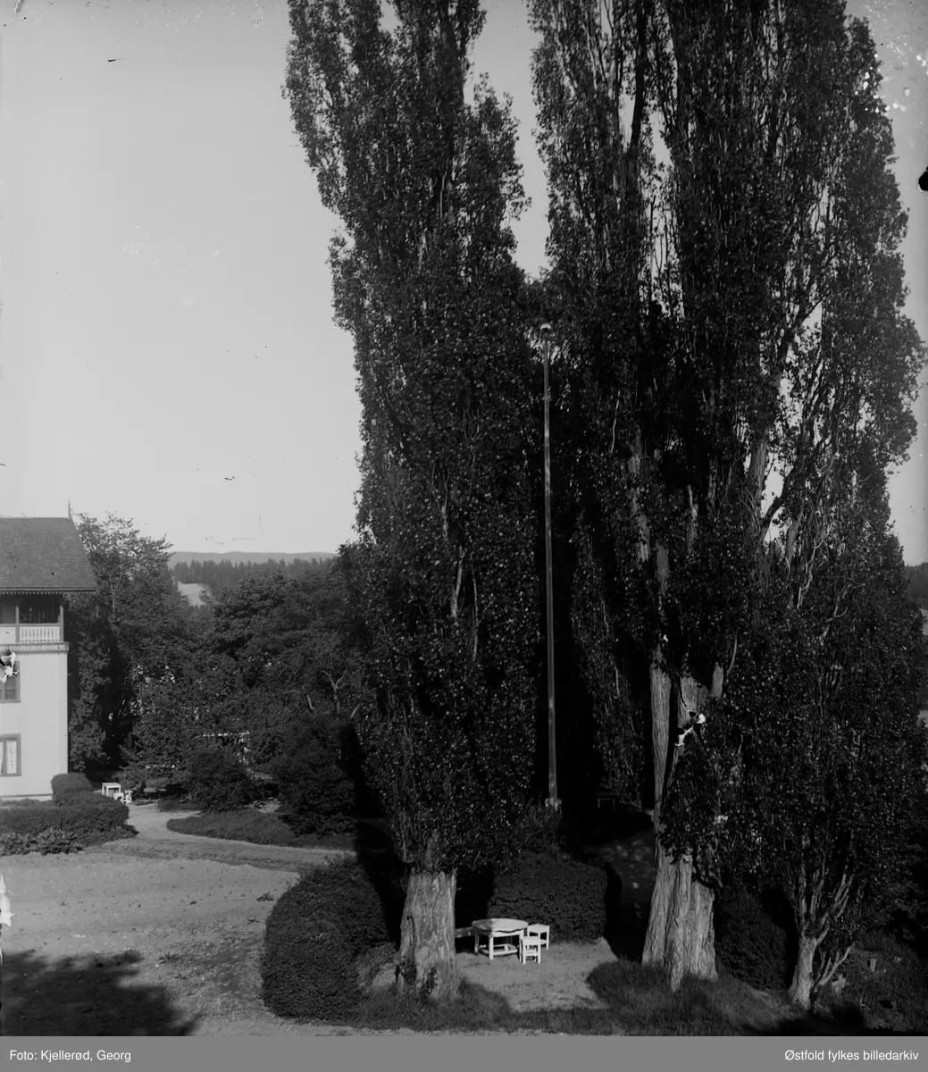 Park ved Gladtved hotell i Hønefoss.
