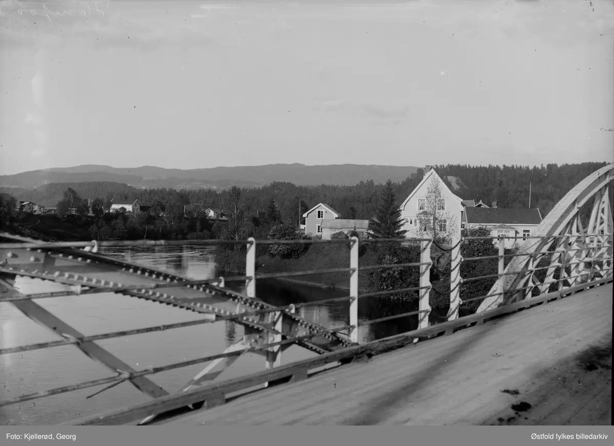 Overmannsund bru, bro over Randselva ved Overmannsundet hvor veien fra Haugsbygd kommer inn i Hønefoss. Bygget i 1903