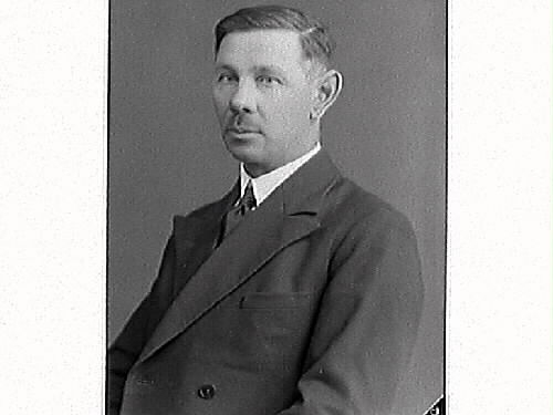 Jordbrukaren Carl Bernhard Berntsson. Född 1880-02-17, död 1972-02-27. Tillhör samlingen med fotokopior från Hallands Nyheter som är från 1930-1940-talen.