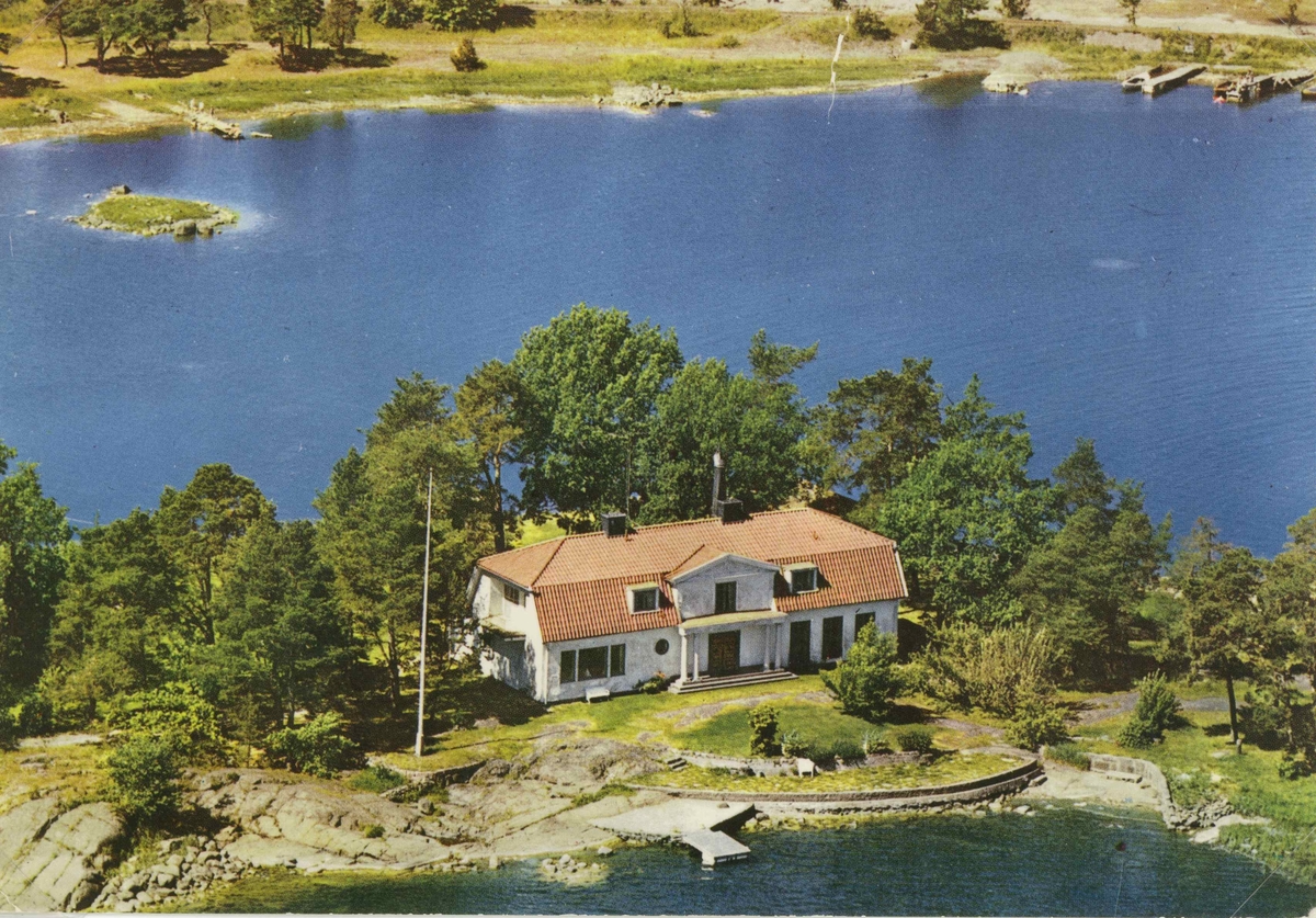 Villa på udde i Påskallavik, på vägen ut mot Nöto.
