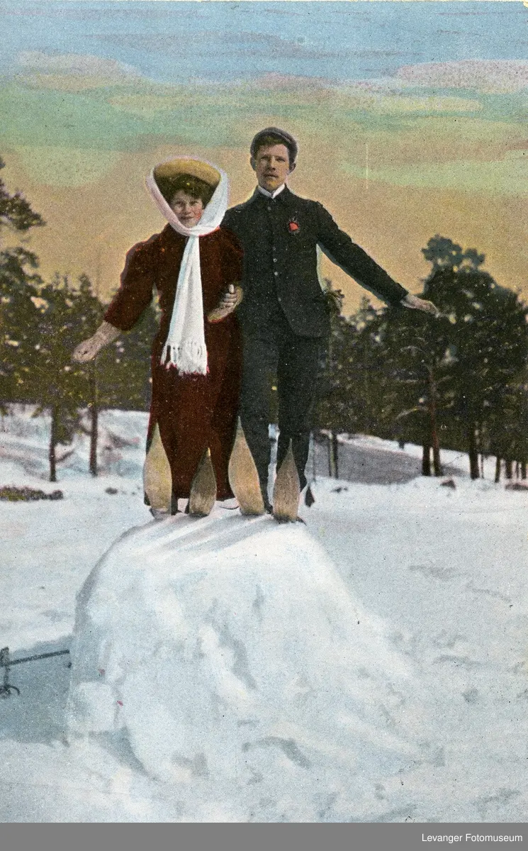 Postkort, par på ski.