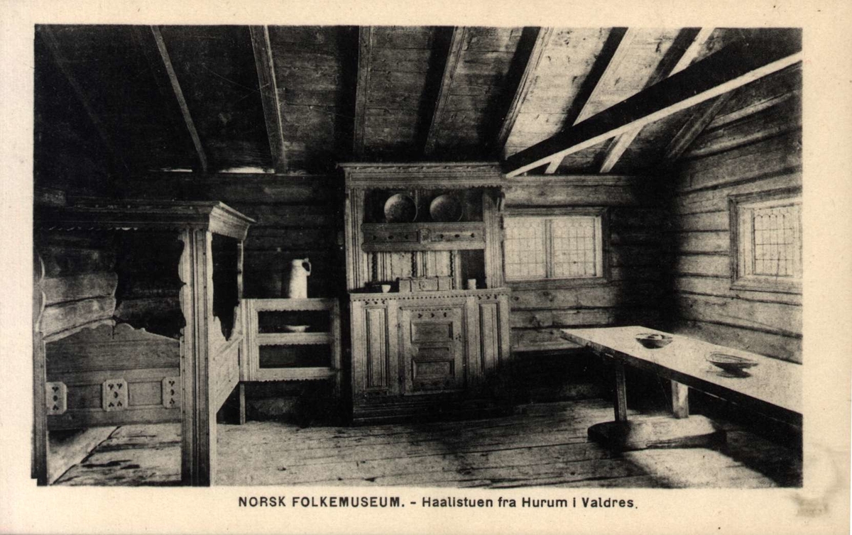 Postkort.  Interiør fra Hålistuen, Hurum i Valdres,  Valdrestunet,NF.