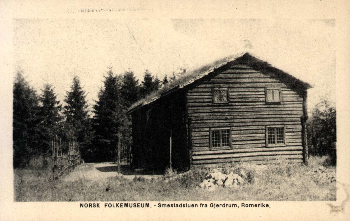 Postkort. Smedstadstua fra Gjerdrum på Romerike.  Østlandstunet, NF.