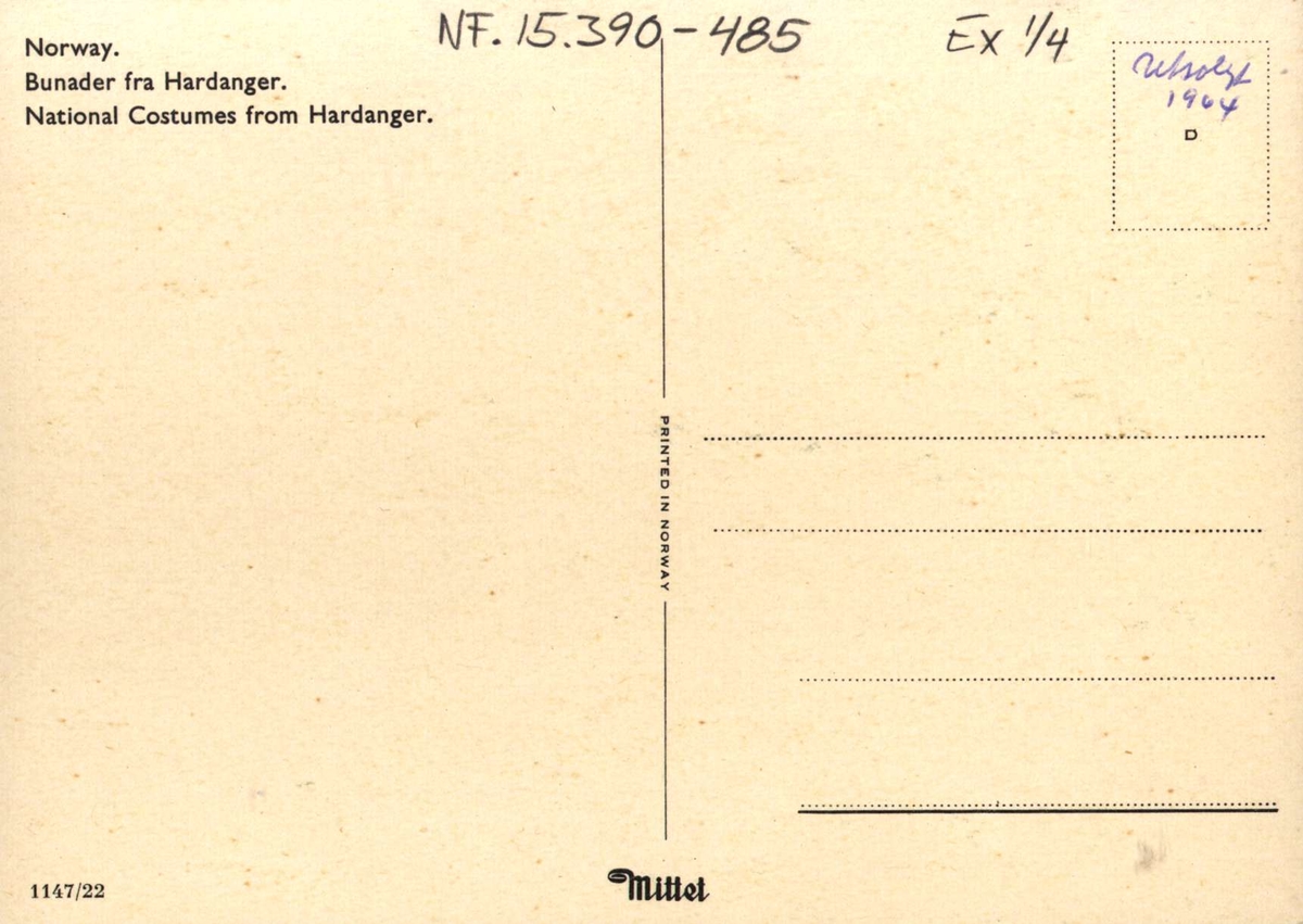 Postkort. Bunader fra Hardanger, til høyre brudedrakt. Utstilling NF.