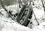 Pansarbandvagn 301, A 6. Dikeskörning, vinter. Fiskarhemmet.