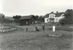 Familjen Karlssons gård Björkhult.
