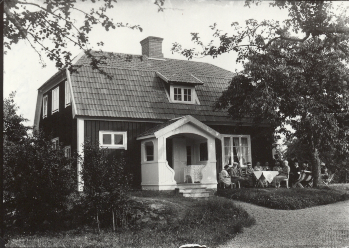 Huset Lillebo som låg i parken till Hjorted Sjukhem. Huset byggdes 1925 åt Hedvig Vilhelmina Östberg efter att hennes man kontraktsprosten Johan Östberg hade gått bort.