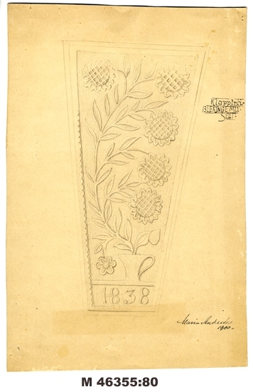 Blyertsskiss på kartong.
Teckning i blyerts (och tusch) av skaftet till ett klappträ med 
snidad blomdekor m.m.