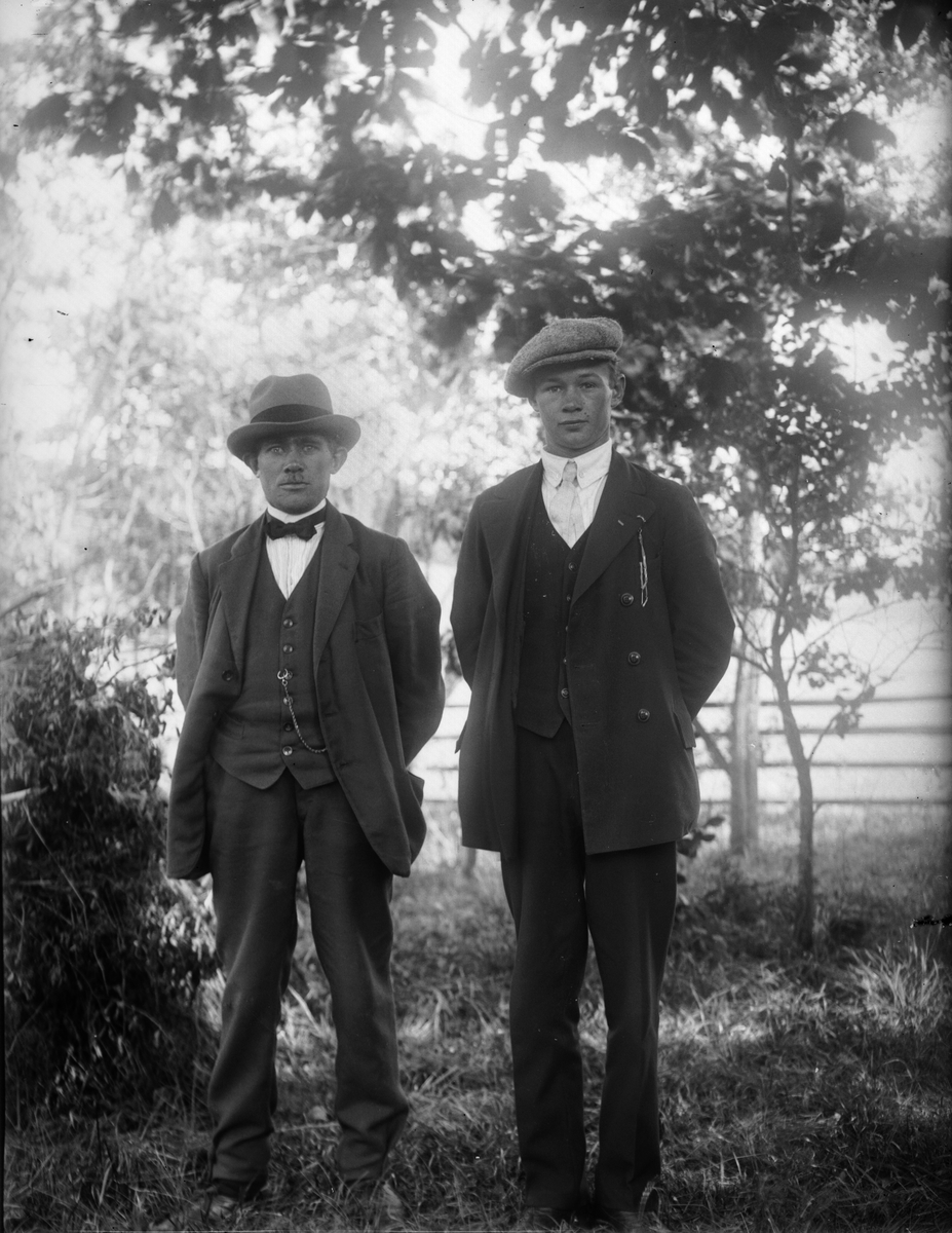 "Verner Hellman och Sigfrid Folke Fröslunda Altuna", Uppland 1921