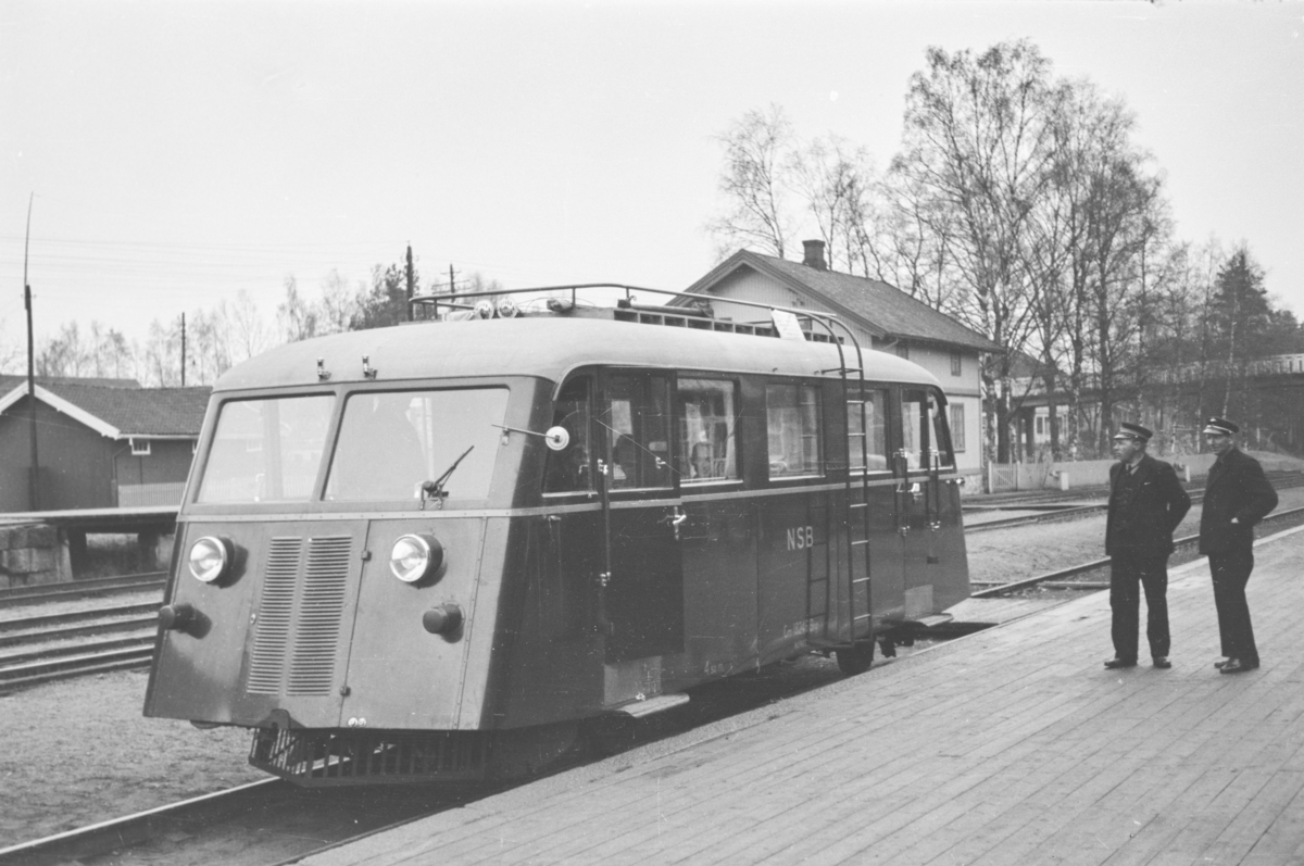 Prøvekjøring av NSBs motorvogn Cmb type 16 nr. 18246 Strømmen-Jessheim.