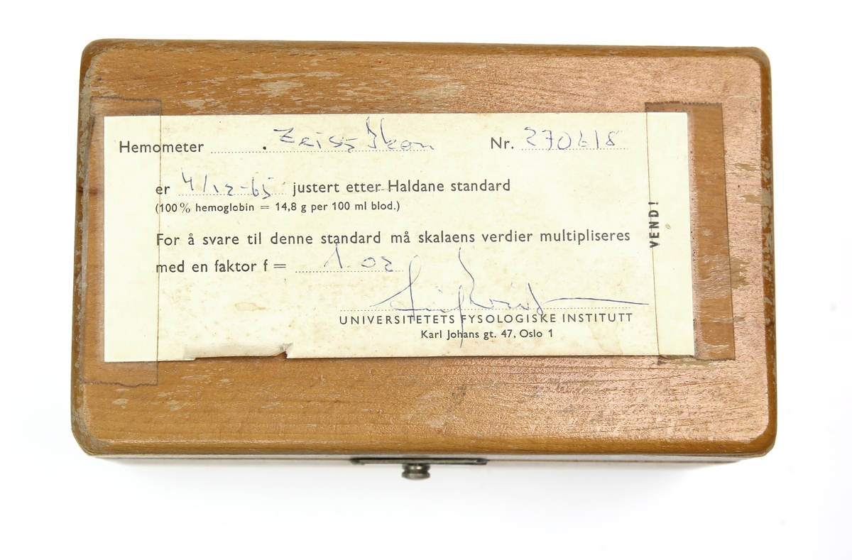 Zeiss-Ikon
Ligger i en gul trekasse.