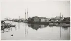 Det så kallade Barkhuset i Oskarshamn, som revs 1934.