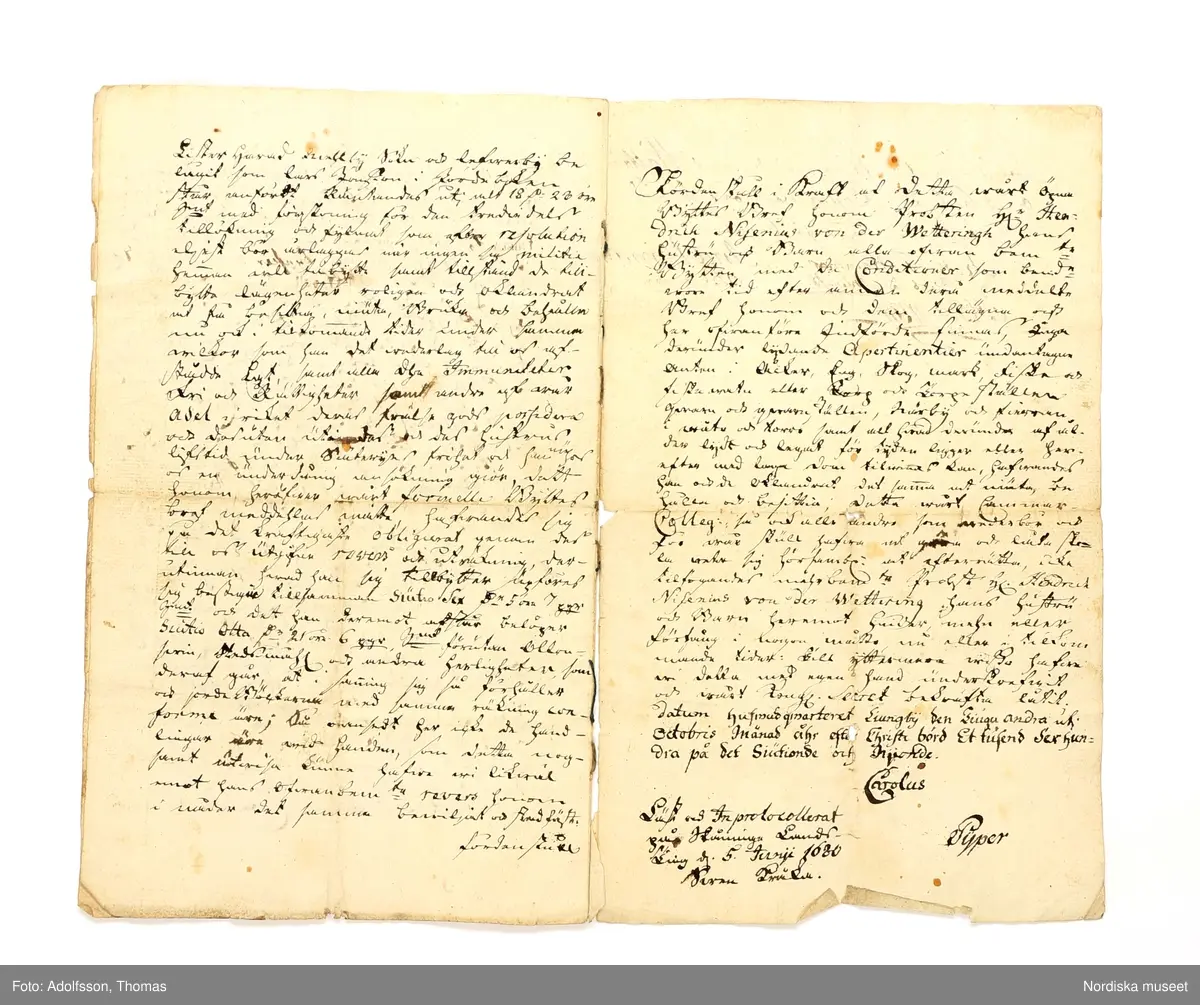 Huvudliggaren:
"Låda och handlingar som tillh. hattmakar-ämbetet i Eksjö.
a) Låda från 1870.
b) Handlingar
c) Nyckel av järn. L 7,5 cm.
Ink. gm stud P. G. Vistrand Ank. 21/6 1877"