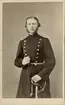 Porträtt av Carl Bernhard Csimir Tisell, kapten vid Jönköpings regemente I 12.
Se även AMA.0009101.