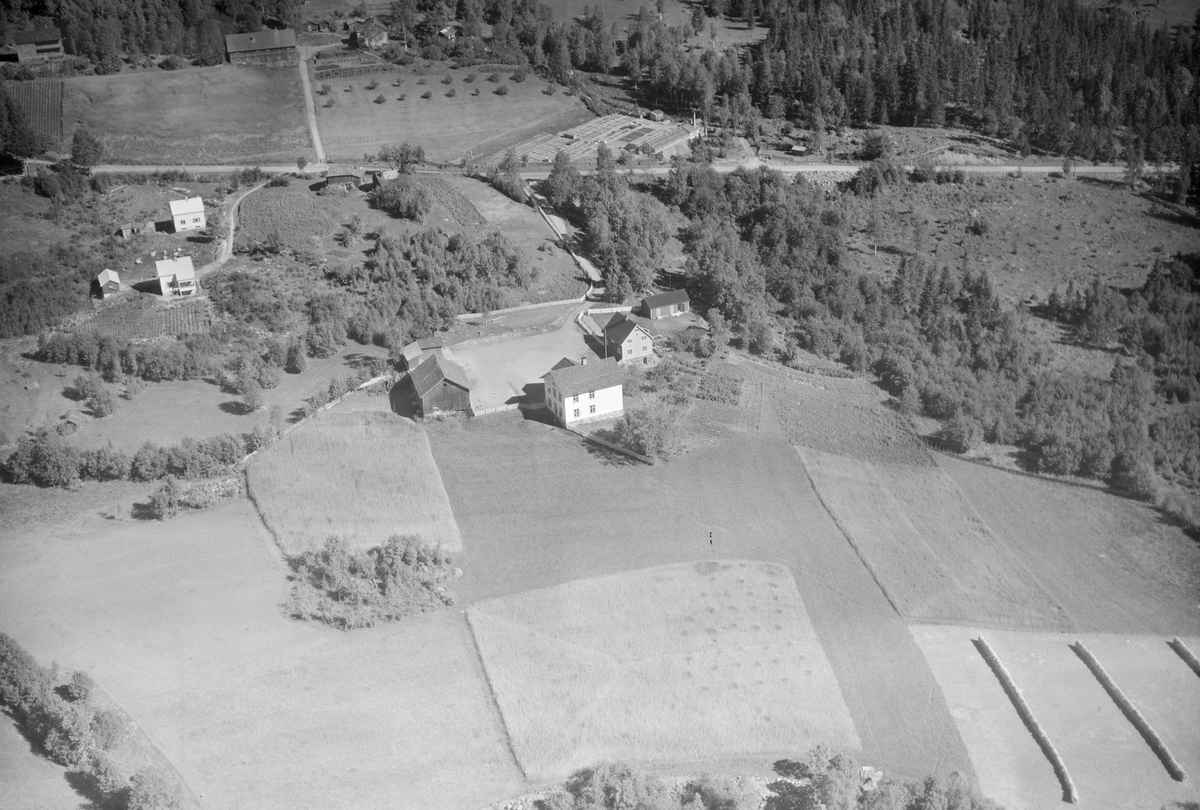 Myra skole, bruk under Ø.G.Prestegard 213/73 (Riddervold), Østre Gausdal, åkrer, slåttemark, hesjer