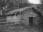 Järnbruk. Masugn. Gammal järnbod som står kvar sedan bergsmanstiden.