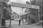 Ekensbergs varv 1970. Ingången vid Ekensbergsvägen, i bakgrunden smedjan.