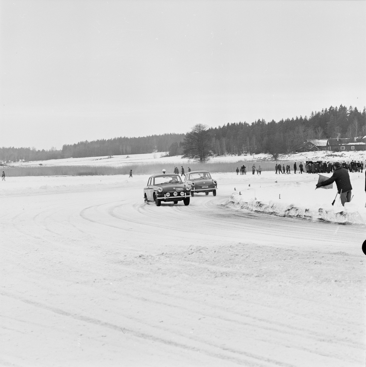 Biltävling på Funbosjön, Uppland mars 1964