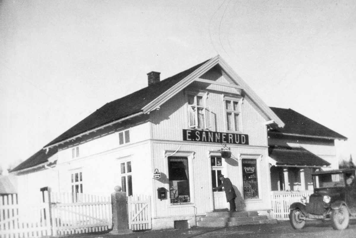 E. Sannerud butikken, Solvang,  eksteriør, Furnesvegen, Hamar.