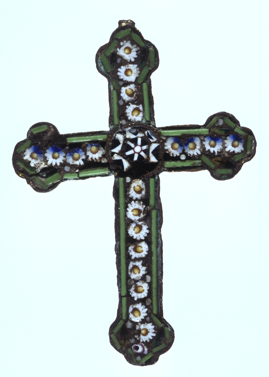 Hengekors, sølv med blomster, emalje. Mulig tysk eller fransk arbeid, 1400-tallet.