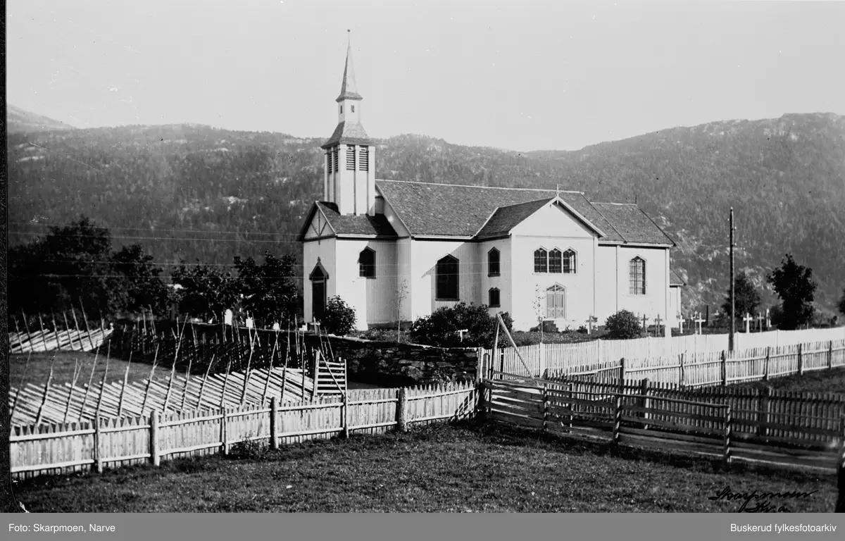 Flå kirke, Hallingdal
  
Flå kirke, Hallingdal ligger i Nes sokn i Hallingdal prosti. Den er bygget i tre og ble oppført i 1858. Kirken har korsplan og 450 sitteplasser. Kirken har vernestatus listeført. 
Arkitekt: Chr. H. Grosch.