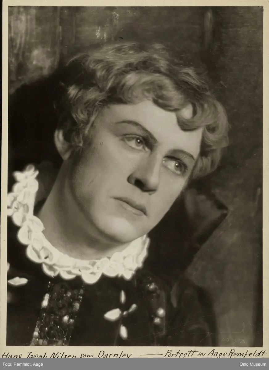 portrett, mann, skuespiller, rollebilde, Darnley i "Maria Stuart" på Nationaltheatret, brystbilde, kostyme