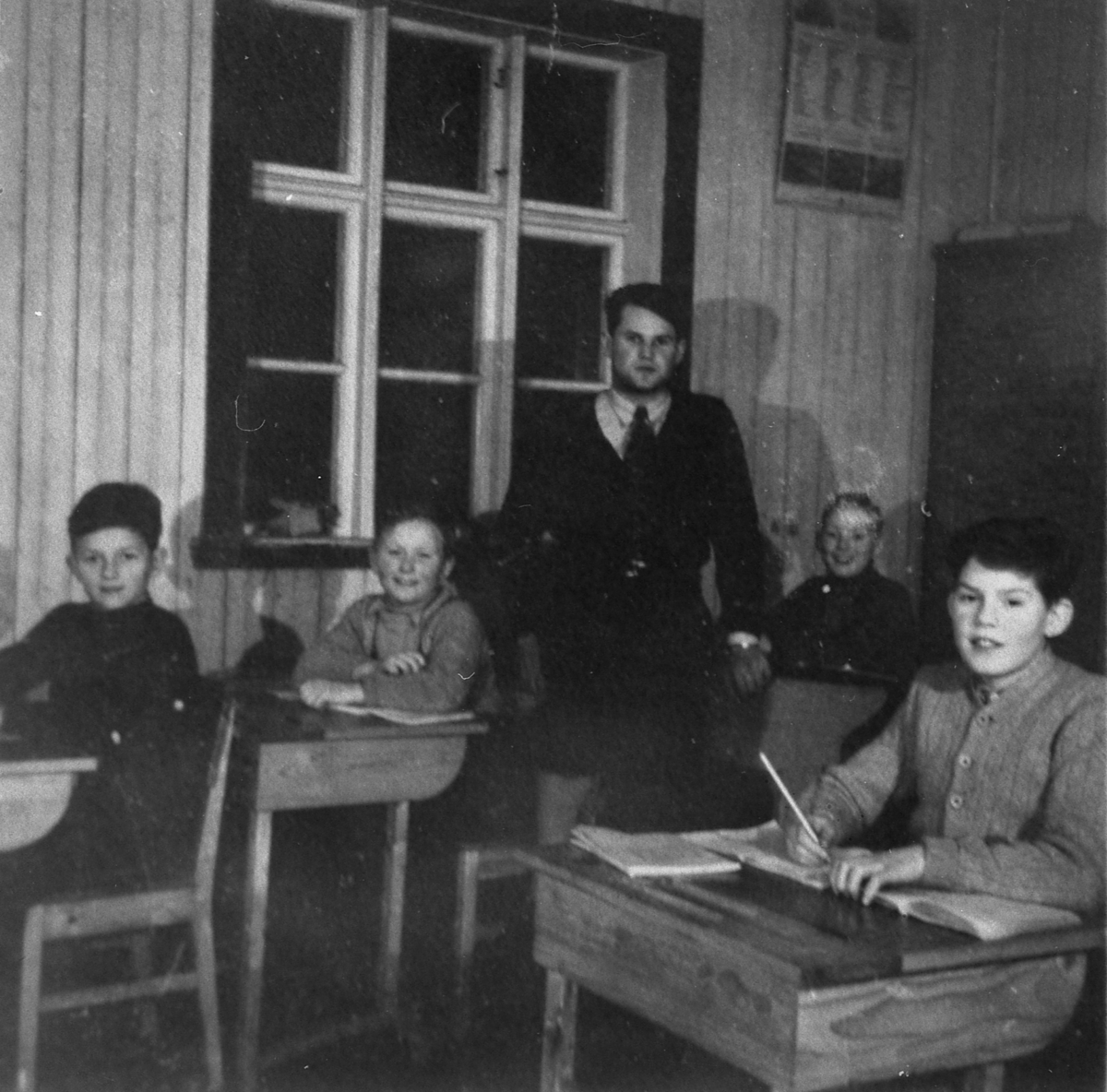 I klasserommet på Refsnes skole i Tranæy, 1952.