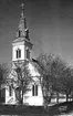 Strömsbro kyrka. Stadsarkitekten Erik Alfred Hedin utförde ritningar till byggnaden. Grundstenen lades 1899 och på julafton samma år kunde kyrkoherde Nils Lövgren inviga 