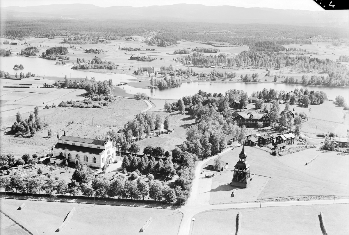 Delsbo, Hälsingland. Delsbo kyrka. Avasjön och Sördellen