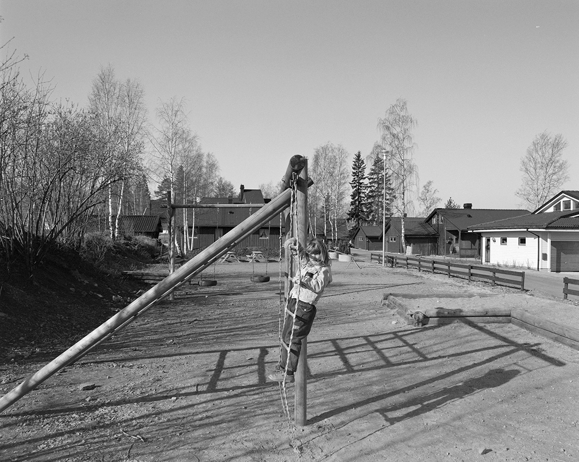 401. BISPEHAUGEN. STORHAMAR. LEKEPLASS. BARN. 