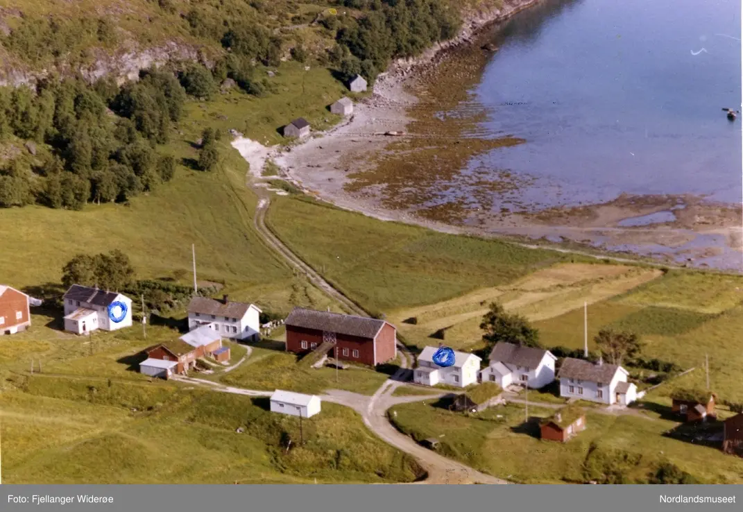 Flyfoto Gildeskål. Horsdal. Widerøe. 13.juli 1961. W 032322