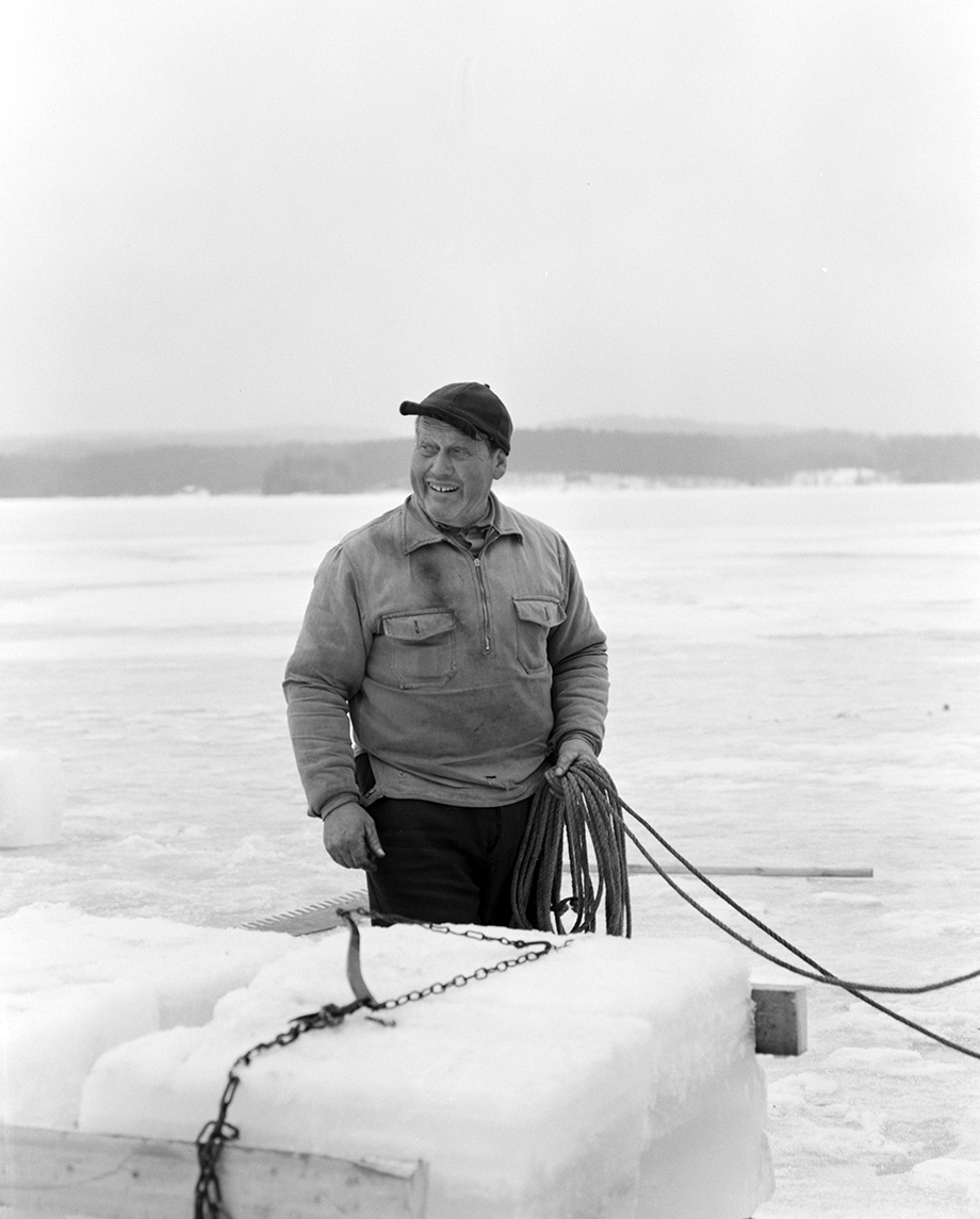 Isskjæring, Rokosjøen, Løten. Paul Nordvold.