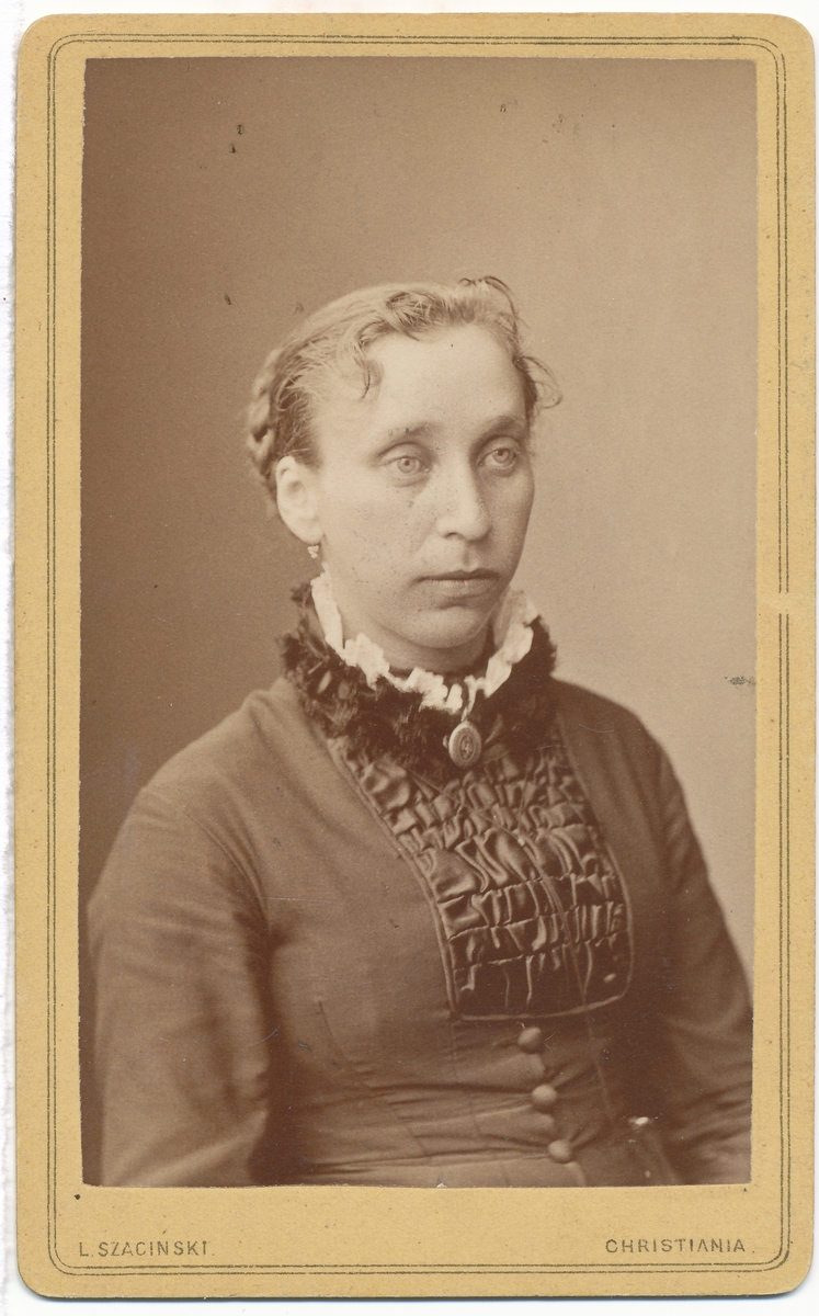 Karen Syverstad, portrett