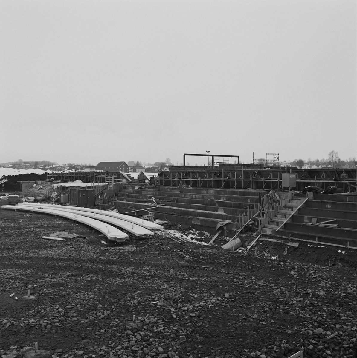 Stangehallen, Riksanlegg, friidrett, anleggsvirksomhet, limtredragere fra Moelven Industrier, mobilkraner.