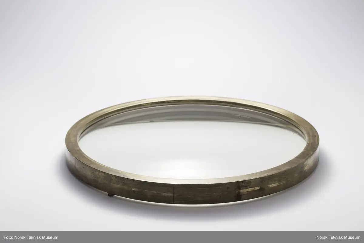 11 - 1200 ganger forstørrelse. Objektivdiameter ca. 37 cm.