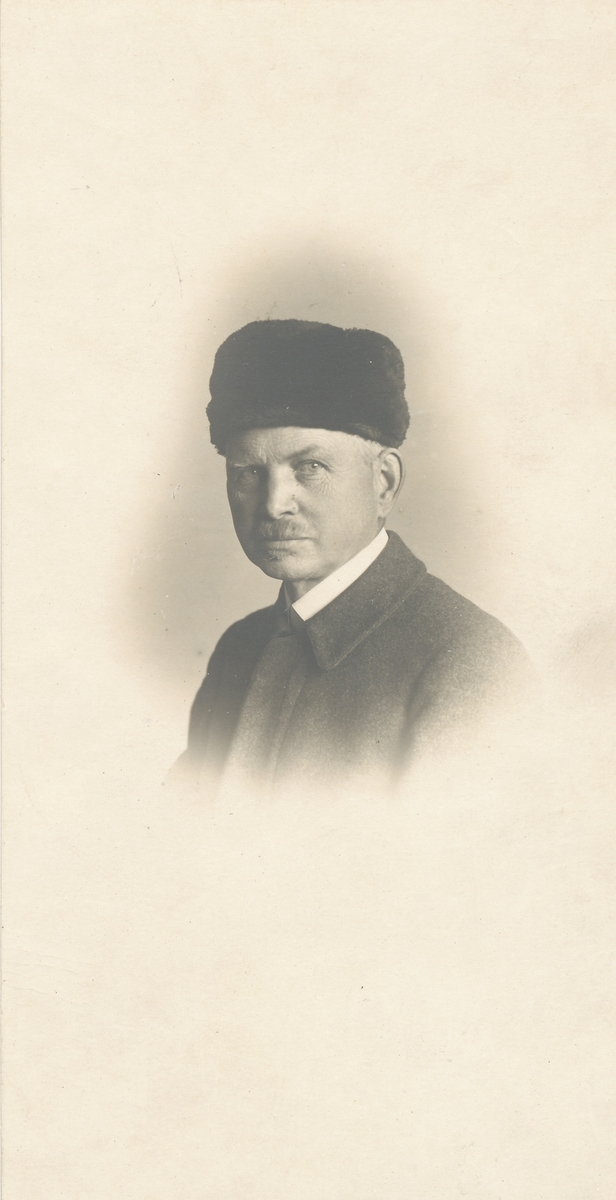Portrett av Otto Valstad